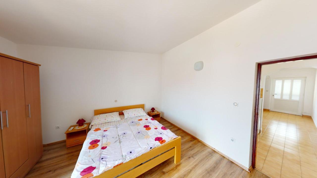 Jaska & Jelica House Apartments Metajna Buitenkant foto