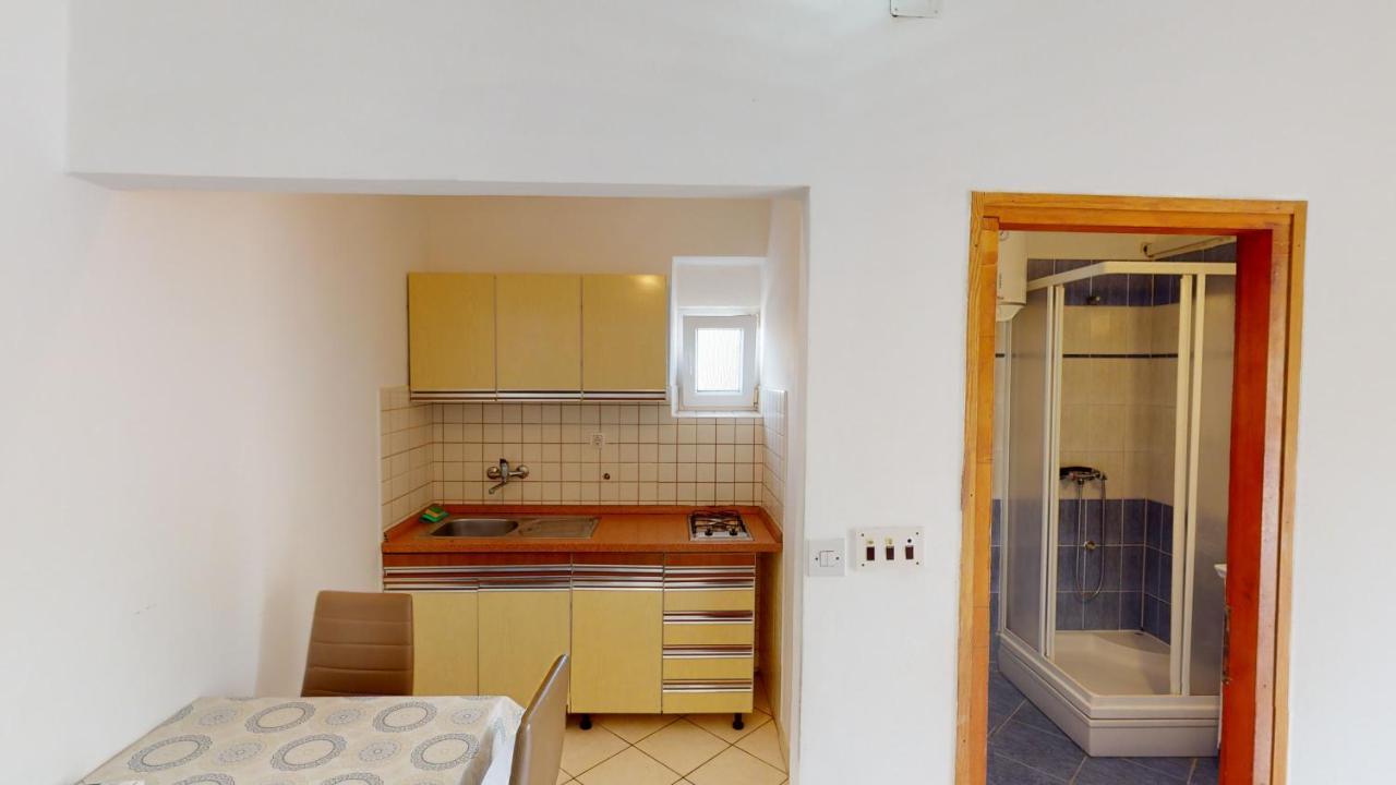 Jaska & Jelica House Apartments Metajna Buitenkant foto