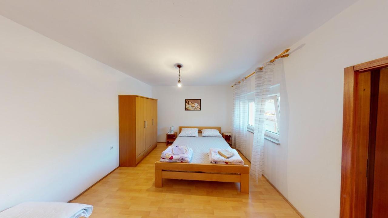 Jaska & Jelica House Apartments Metajna Buitenkant foto