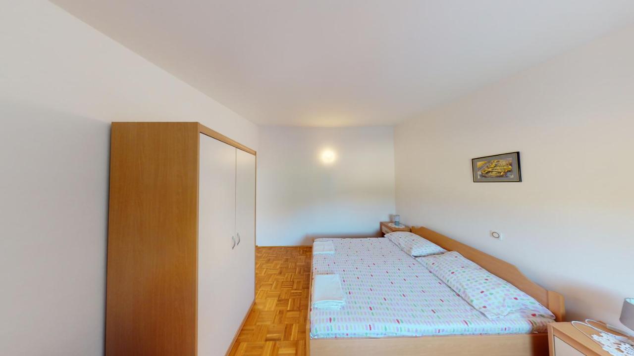 Jaska & Jelica House Apartments Metajna Buitenkant foto